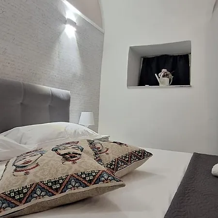 Lilly House Проживание в семье
